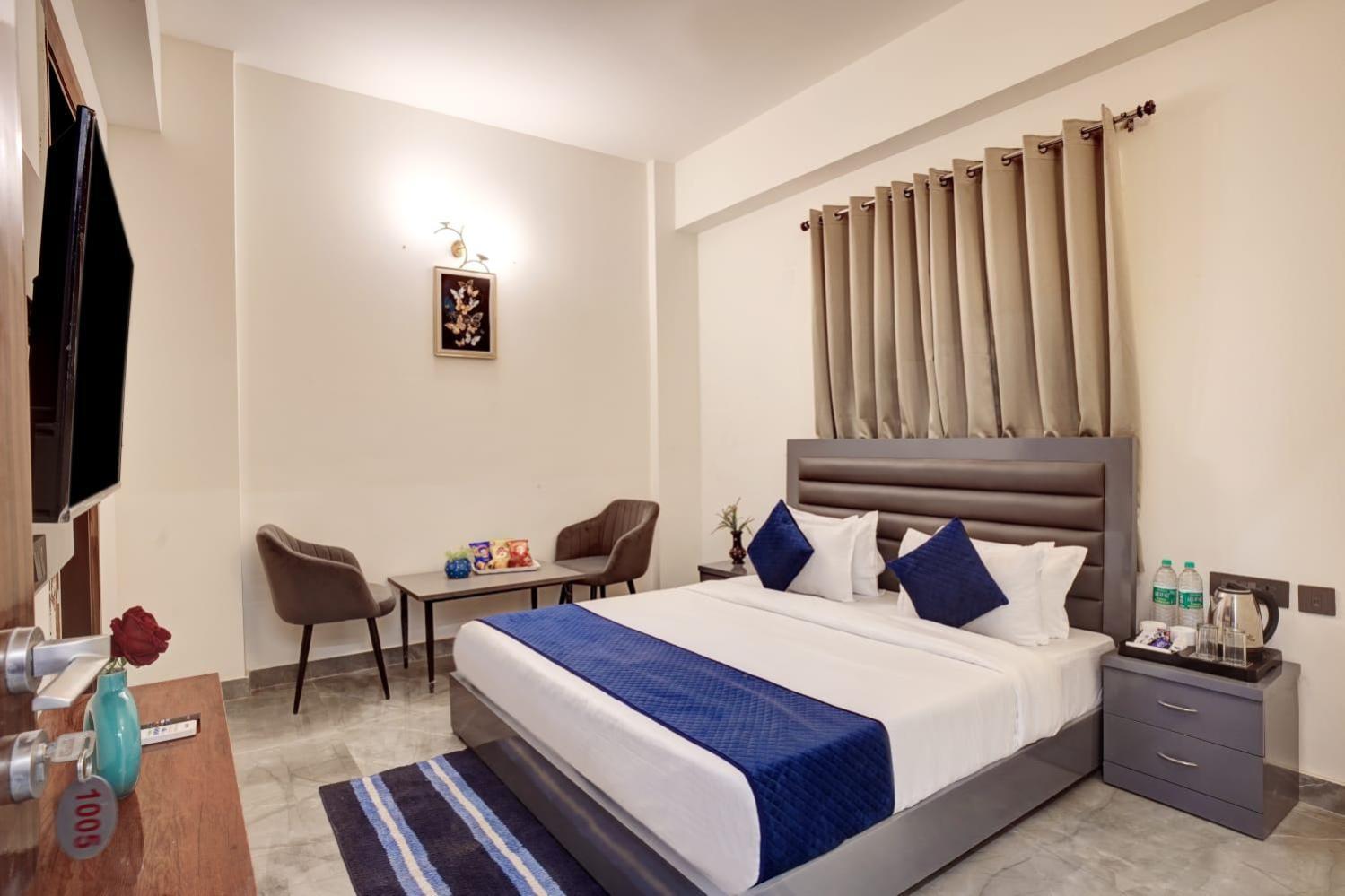 Hotel Elite Grand Near Kailash Hospital Noida Exterior foto
