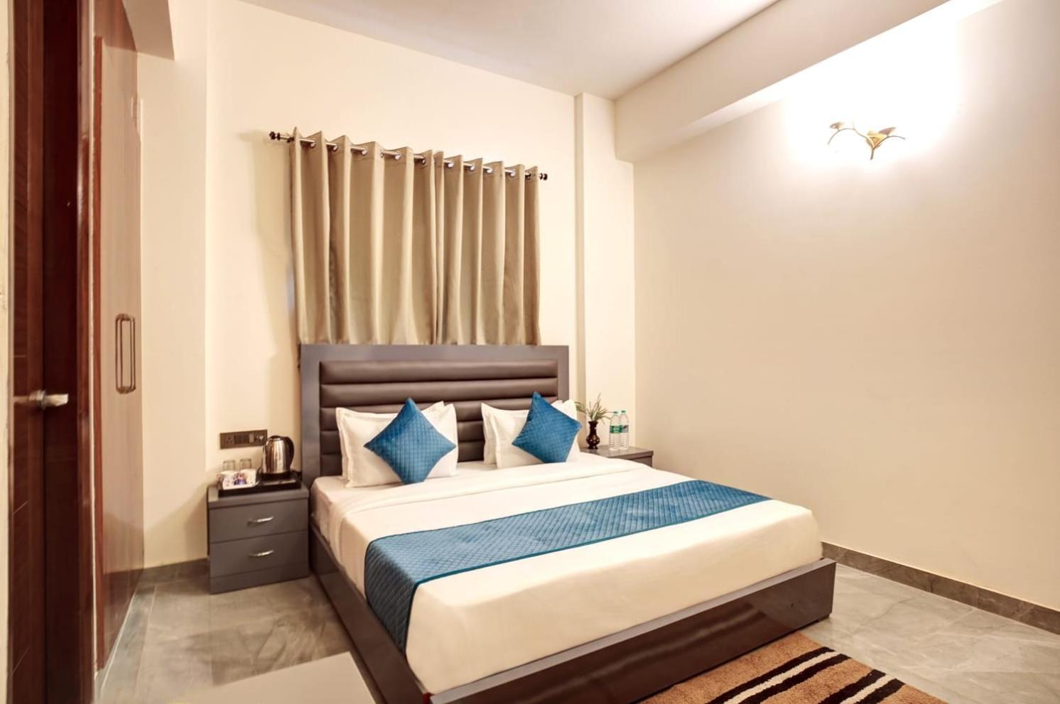 Hotel Elite Grand Near Kailash Hospital Noida Exterior foto