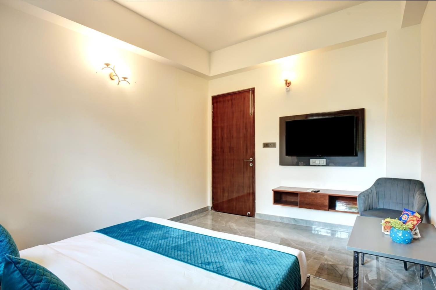 Hotel Elite Grand Near Kailash Hospital Noida Exterior foto