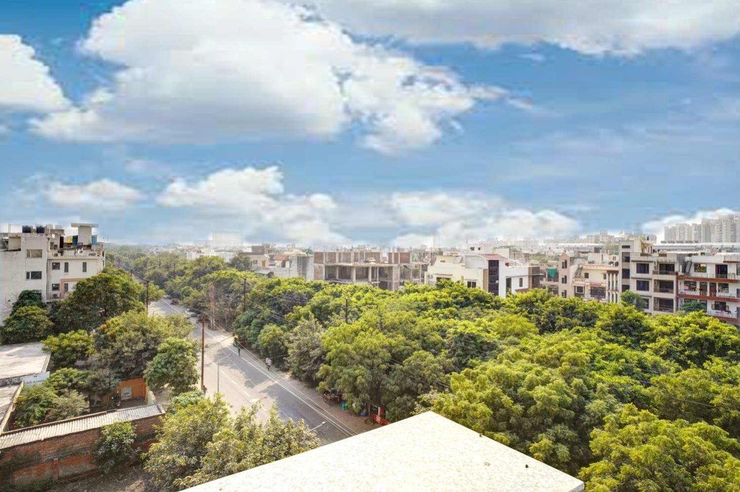 Hotel Elite Grand Near Kailash Hospital Noida Exterior foto