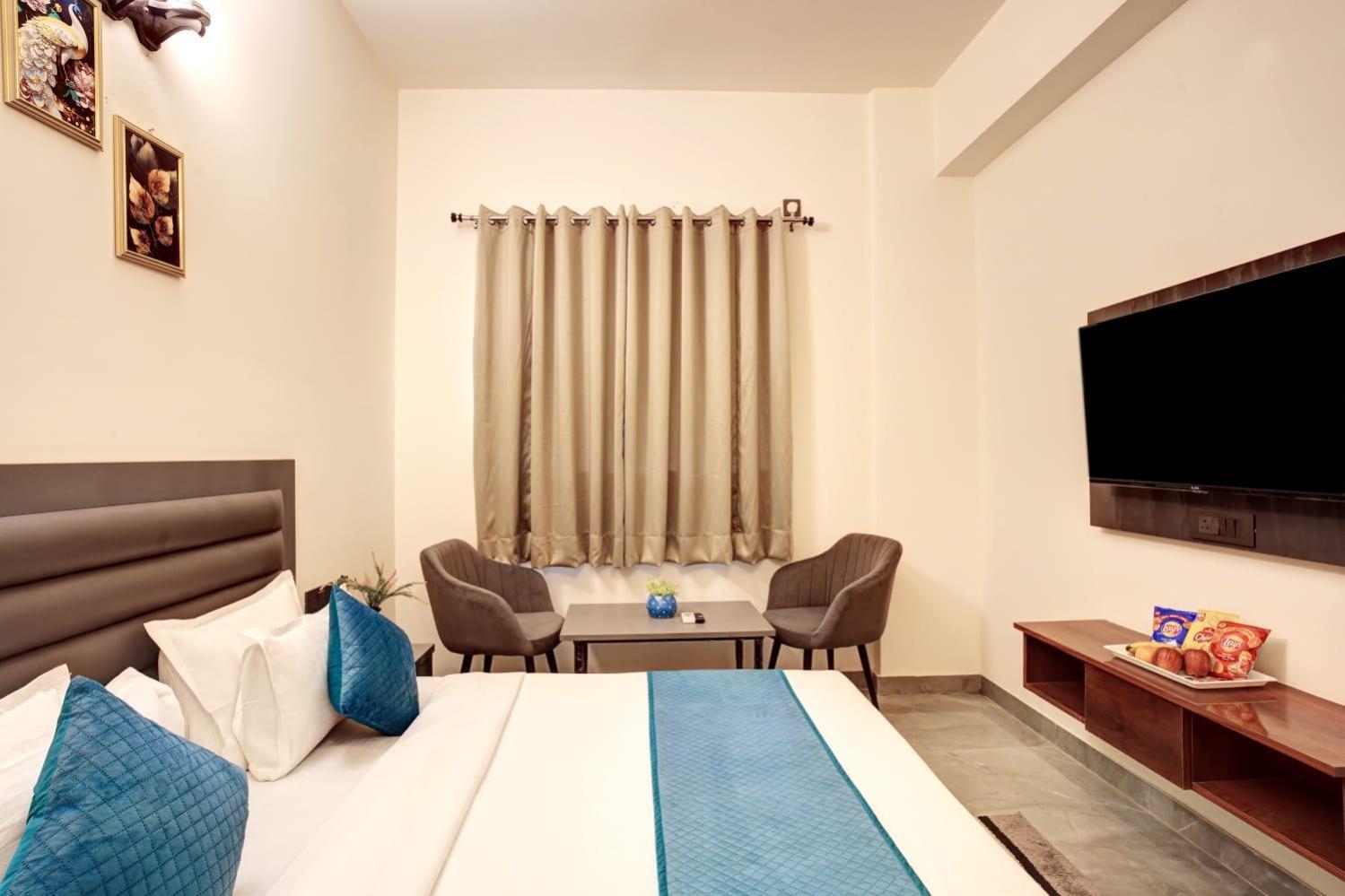 Hotel Elite Grand Near Kailash Hospital Noida Exterior foto