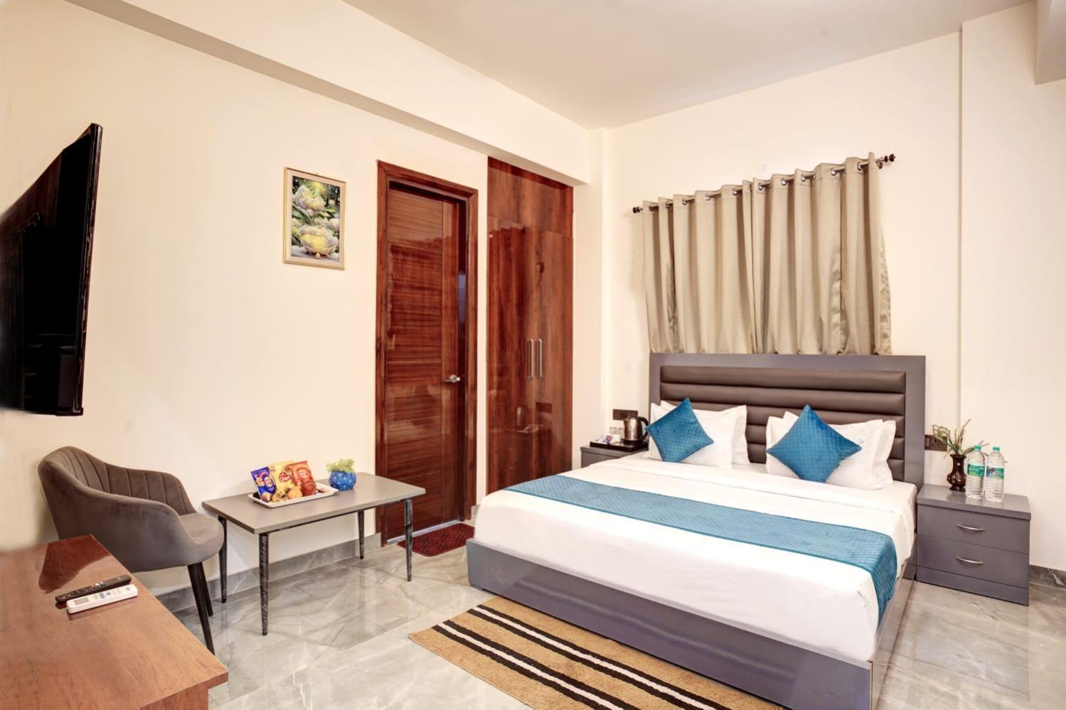 Hotel Elite Grand Near Kailash Hospital Noida Exterior foto