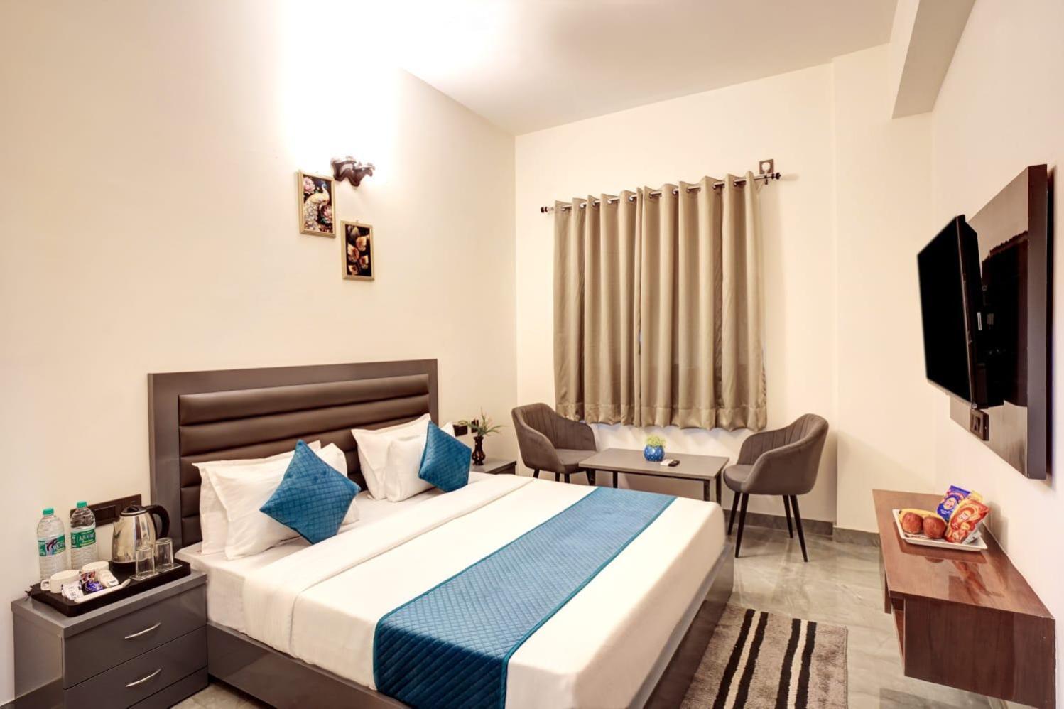 Hotel Elite Grand Near Kailash Hospital Noida Exterior foto