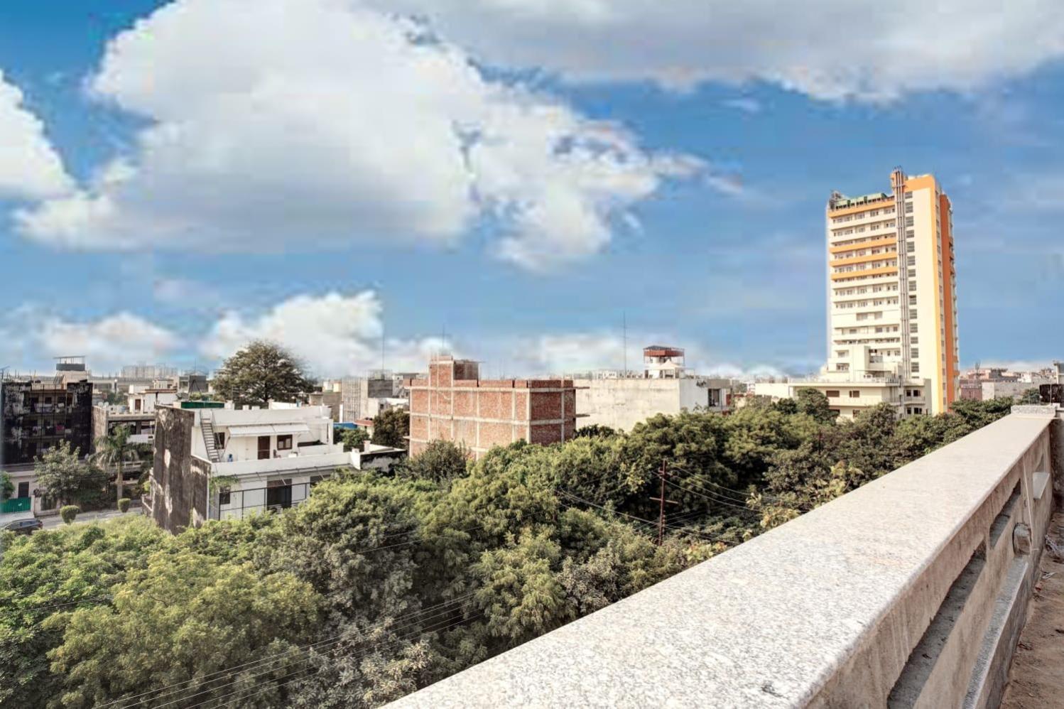 Hotel Elite Grand Near Kailash Hospital Noida Exterior foto