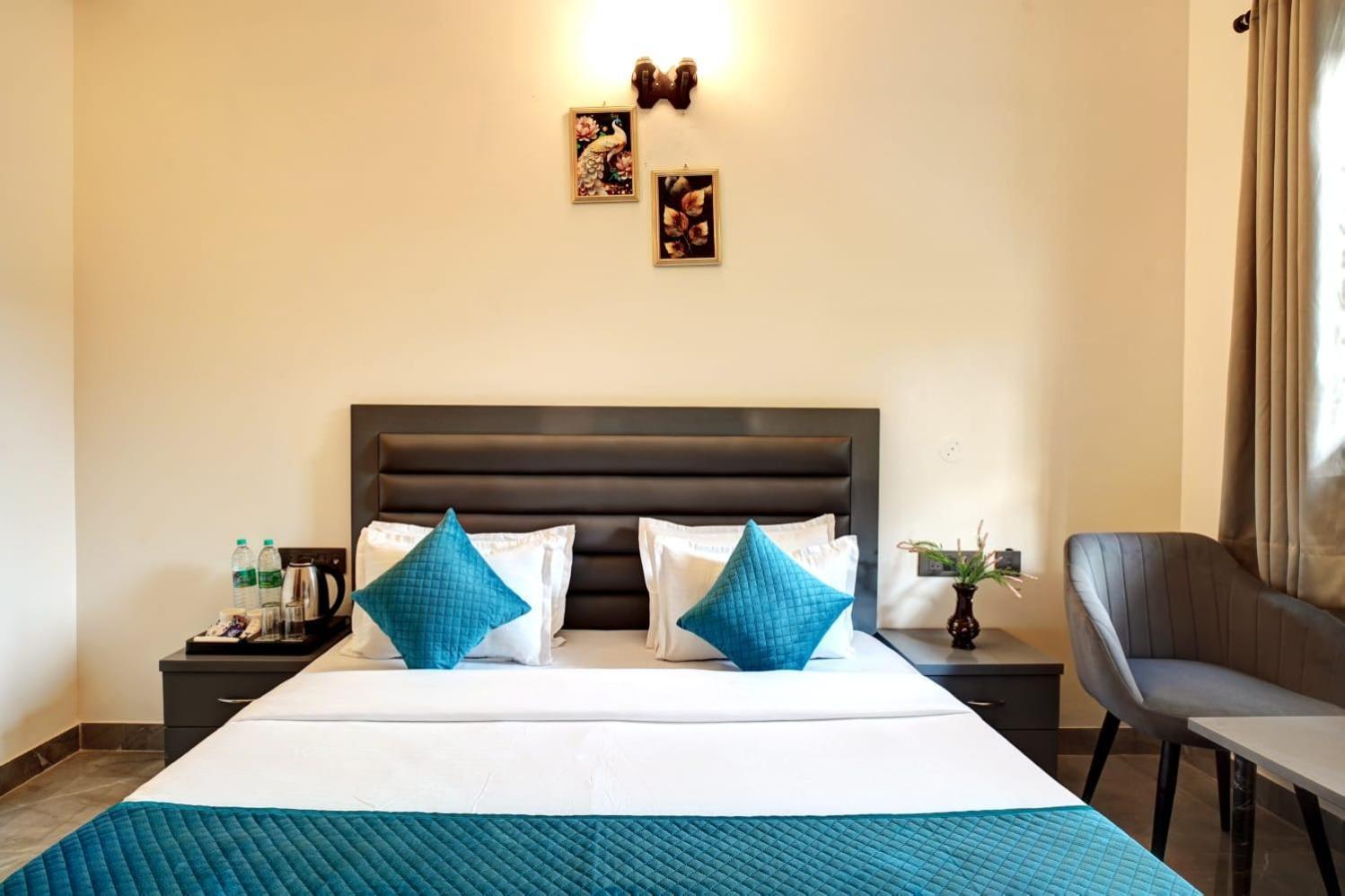 Hotel Elite Grand Near Kailash Hospital Noida Exterior foto